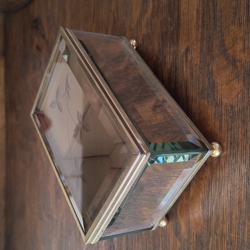 Vintage Etched Music Box - Picture 15 of 15